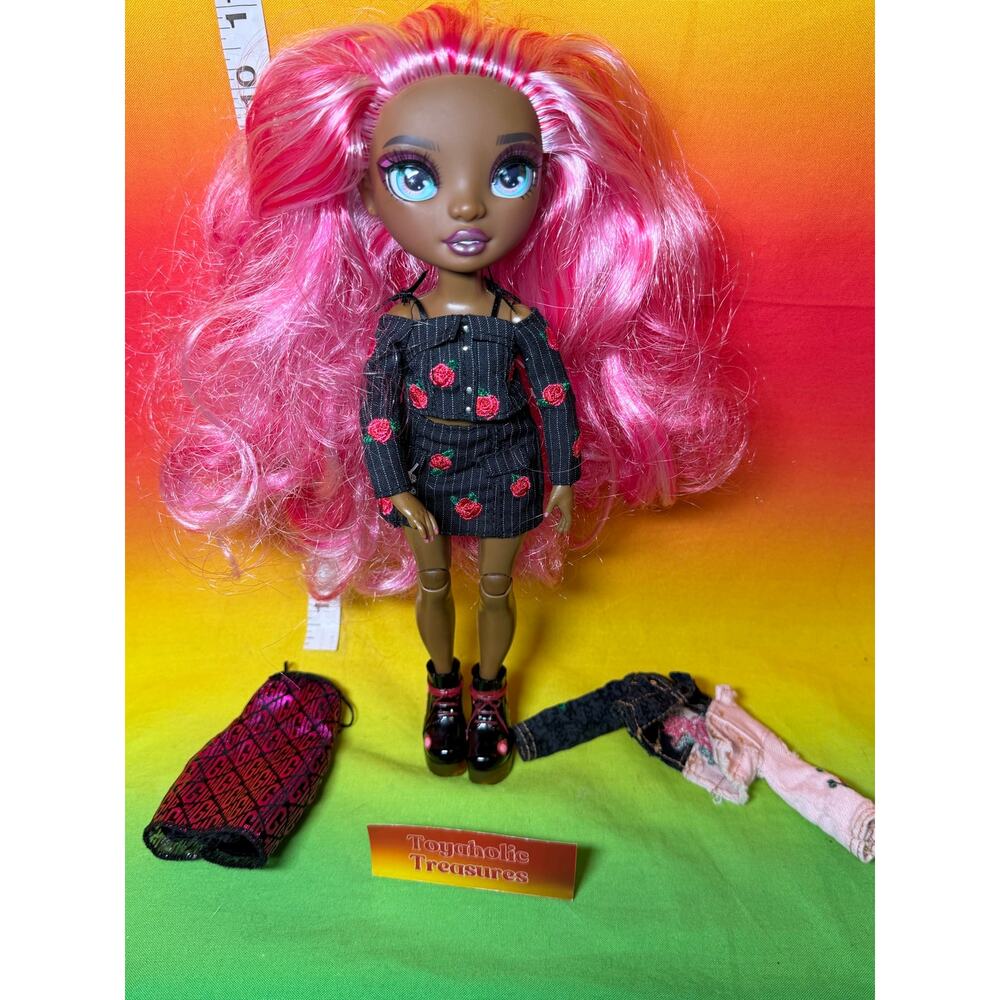 Rainbow High Daria Roselyn Fashion Doll